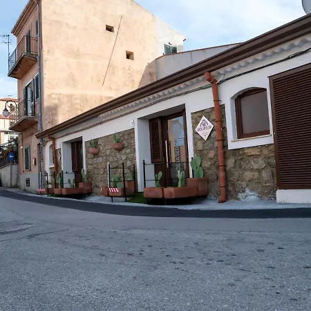 Sicilia Bedda - - - Apartment Santo Stefano di Camastra